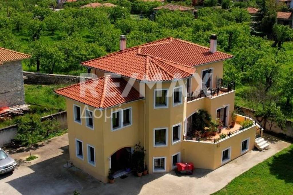 Maisonette 290 sq.m for sale