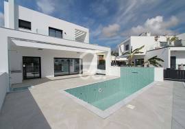 Modern design 3 bedroom villa with basement and swimming pool, in Alcantarilha