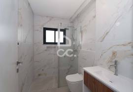 Modern design 3 bedroom villa with basement and swimming pool, in Alcantarilha