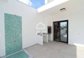 Modern design 3 bedroom villa with basement and swimming pool, in Alcantarilha