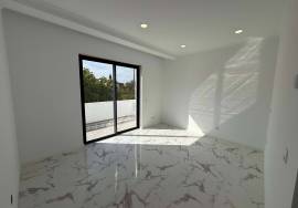 Contemporary Villa Located in Albardeira