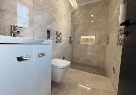 Contemporary Villa Located in Albardeira