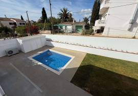 Contemporary Villa Located in Albardeira