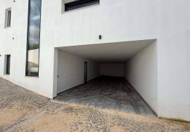 Contemporary Villa Located in Albardeira