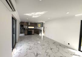 Contemporary Villa Located in Albardeira