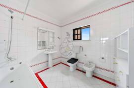 3 bedroom villa with Quintal quiet area, in Bemposta - Portimão