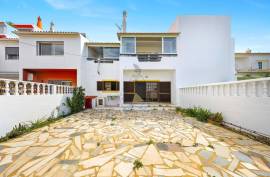 3 bedroom villa with Quintal quiet area, in Bemposta - Portimão