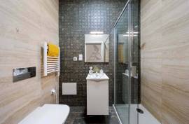 Semi New 4 Bedroom Apartment in the Urbanization of Fojo - Portimão