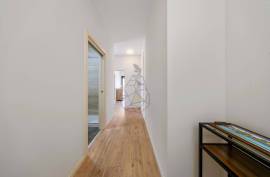 Semi New 4 Bedroom Apartment in the Urbanization of Fojo - Portimão