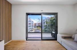 Semi New 4 Bedroom Apartment in the Urbanization of Fojo - Portimão