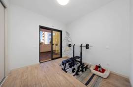 Semi New 4 Bedroom Apartment in the Urbanization of Fojo - Portimão