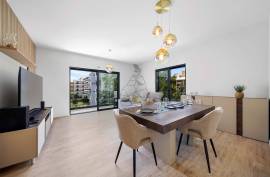 Semi New 4 Bedroom Apartment in the Urbanization of Fojo - Portimão
