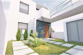 2 bedroom villa with modern lines under construction, with turnkey project. River & Countryside View - Portimão