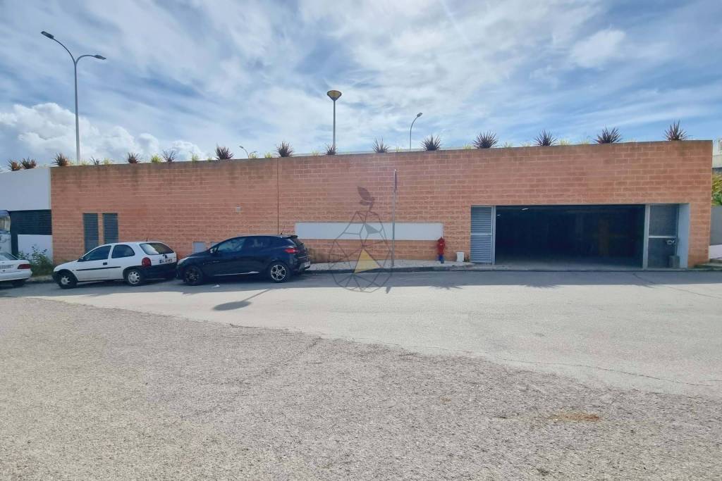 Box Garages for Sale in Portimão — from 16 m² to 28 m², between the train station and the riverside area of Portimão