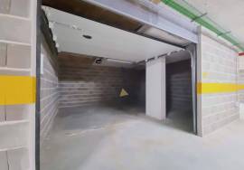 Box Garages for Sale in Portimão — from 16 m² to 28 m², between the train station and the riverside area of Portimão