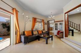 3 Bedroom Detached House with Pool in Monte Canelas - Mexilhoeira Grande