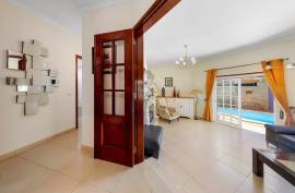 3 Bedroom Detached House with Pool in Monte Canelas - Mexilhoeira Grande