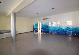 Spacious Store with Two Fronts for Sale – Great Business Opportunity