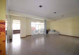 Spacious Store with Two Fronts for Sale – Great Business Opportunity