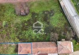 House for restoration with land on the outskirts of the city, excellent opportunity to build your home
