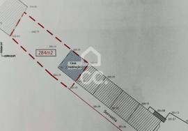 House for restoration with land on the outskirts of the city, excellent opportunity to build your home