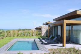 Moradia T3 com Piscina e Vista Mar