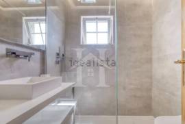 Apartamento T3 na Costa da Guia com Vista Mar