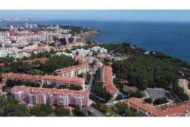 Apartamento T3 na Costa da Guia com Vista Mar
