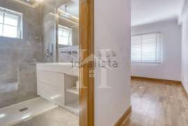 Apartamento T3 na Costa da Guia com Vista Mar
