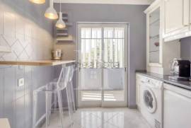 Apartamento T3 na Costa da Guia com Vista Mar