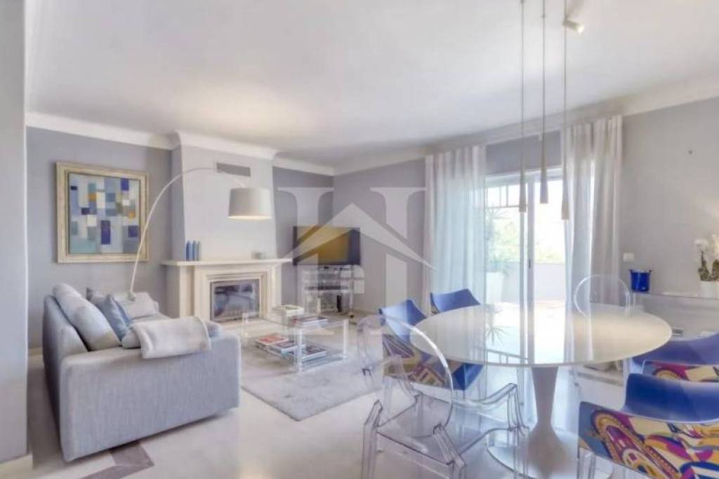 Apartamento T3 na Costa da Guia com Vista Mar