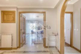 Apartamento T3 na Costa da Guia com Vista Mar