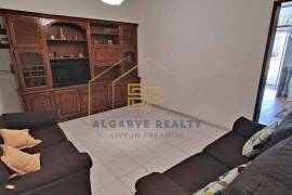 3 + 1 bedroom apartment with backyard 5min from the beaches and marina of Portimão