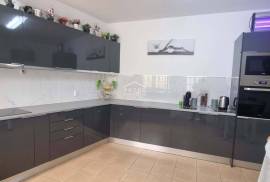 Spacious Renovated 3-Level Home with Loft, Garage and Mountain Views