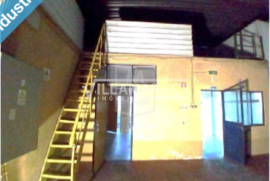 Banking warehouse with 878m2 on a plot of 11,310 m2 located near Chamusca