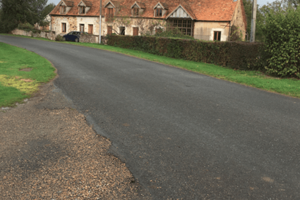 Estate With 2 Houses For Sale In Parnac