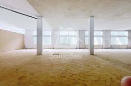 Store for Sale in Praia da Rocha – Adapt to Your Business!