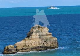 Store for Sale in Praia da Rocha – Adapt to Your Business!
