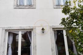 3 Bedroom House with Suite, Garage, Backyard and Renewable Energy – Santa Bárbara, Lourinhã