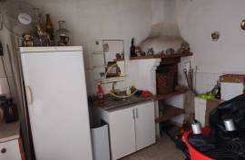 3 Bedroom House with Suite, Garage, Backyard and Renewable Energy – Santa Bárbara, Lourinhã