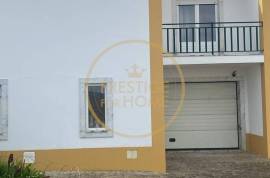 3 Bedroom House with Suite, Garage, Backyard and Renewable Energy – Santa Bárbara, Lourinhã