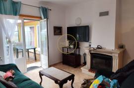 3 Bedroom House with Suite, Garage, Backyard and Renewable Energy – Santa Bárbara, Lourinhã