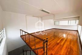 Warehouse for sale in an industrial area in Selho São Jorge