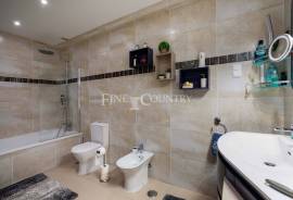 Tavira – 4-bedroom villa with sea views, spa, and landscaped garden.