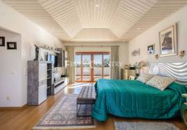 Tavira – 4-bedroom villa with sea views, spa, and landscaped garden.