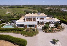 Tavira – 4-bedroom villa with sea views, spa, and landscaped garden.