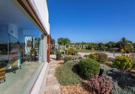 Tavira – 4-bedroom villa with sea views, spa, and landscaped garden.