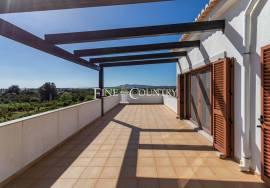 Tavira – 4-bedroom villa with sea views, spa, and landscaped garden.