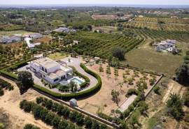 Tavira – 4-bedroom villa with sea views, spa, and landscaped garden.