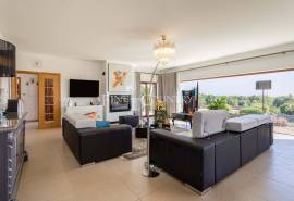 Tavira – 4-bedroom villa with sea views, spa, and landscaped garden.